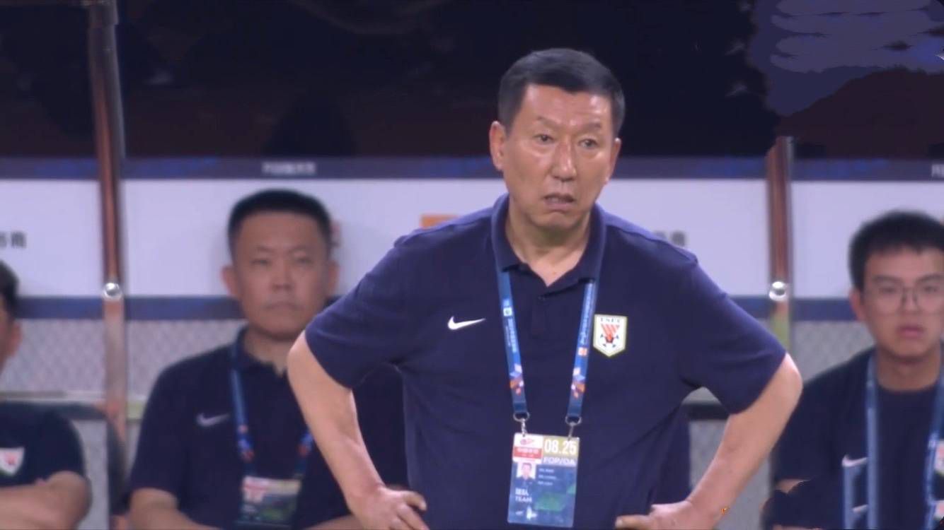 这种爱与人对存在物的占有欲念毫无关联，这种爱与自由个体间的平等交流和理解息息相关，爱可以打破自我的坚壳通向交流、通向理解，爱是人走出死寂状态的唯一救赎方式。